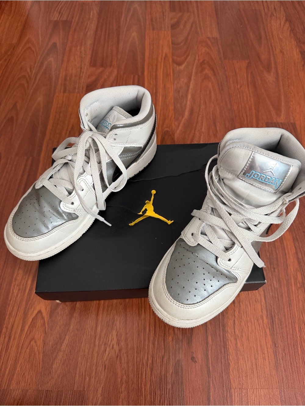 Jordan Kids' High-Top Sneakers in Silver and White